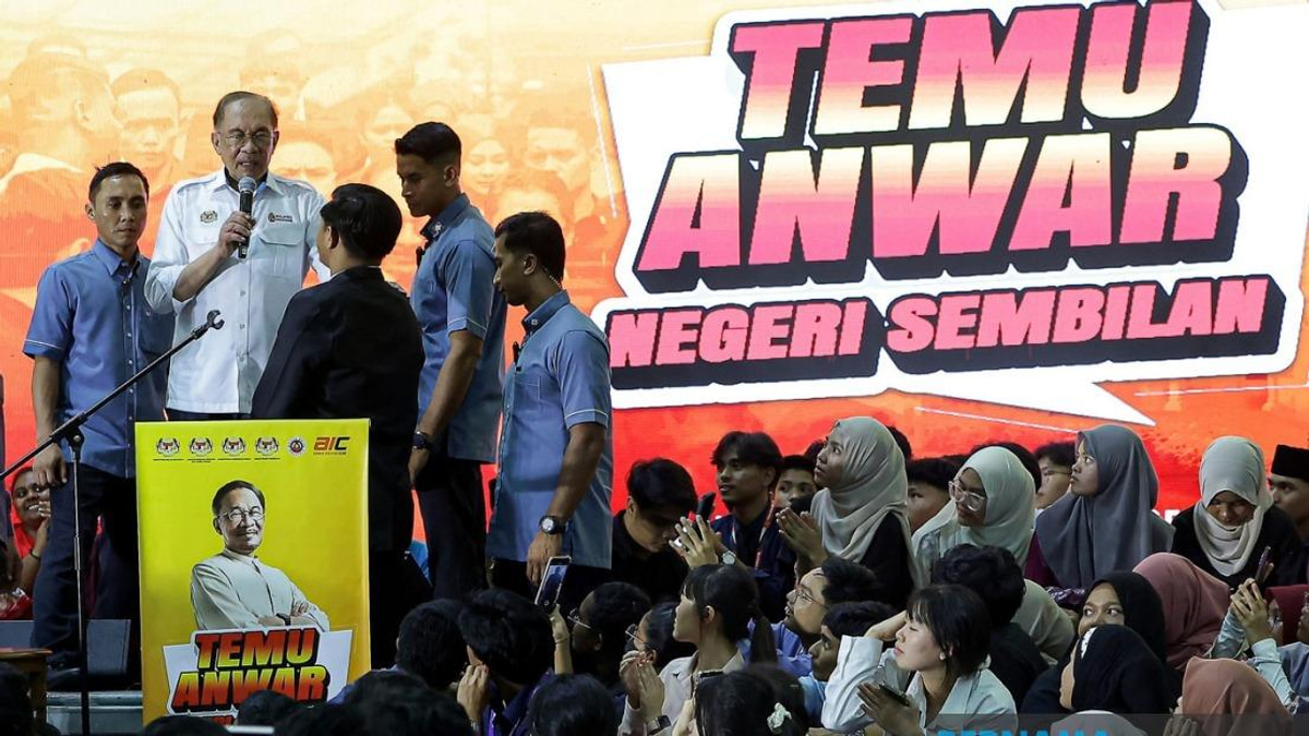 PM Anwar: F1 Bahrain Grand Prix in October to Benefit Local Traders and Communities