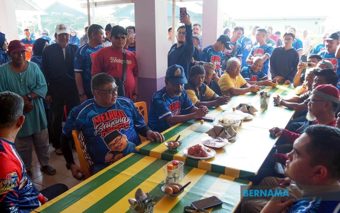 Melaka Rolls Out Social Security and Fish-Finding Technology for Fishermen