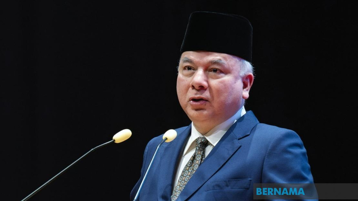 Sultan Nazrin Urges Global Framework for Waqf Governance to Unlock Dormant Islamic Endowments