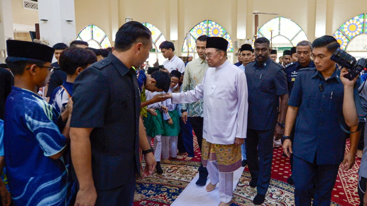 Malaysia's economy expands 5.8% in Q2 as PM lauds recovery momentum
