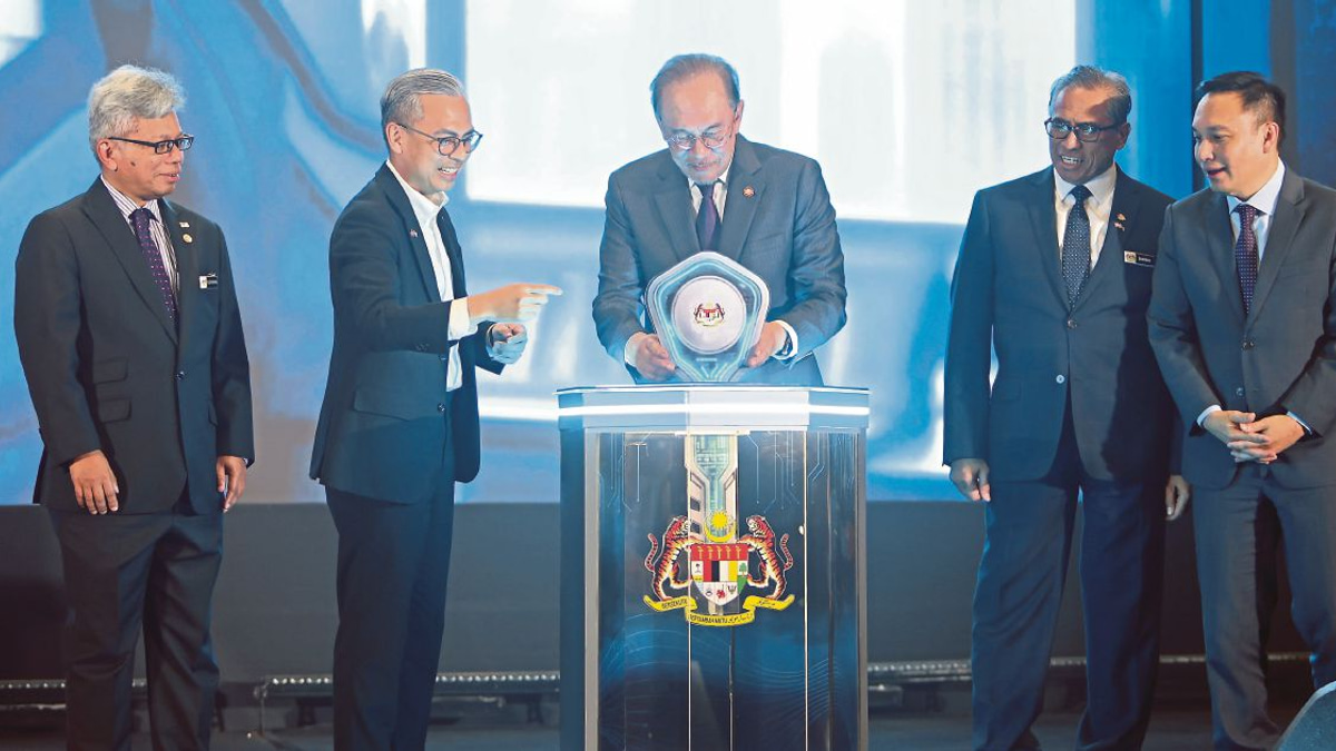 Malaysia must reinvent security strategy to combat emerging threats beyond traditional forces