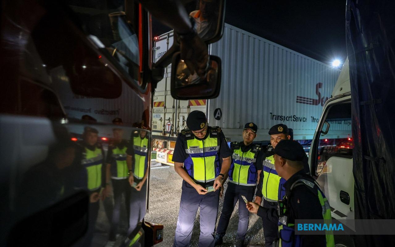 Johor Drug Operation Nets 16 Drivers; JPJ Vows Licence Suspensions
