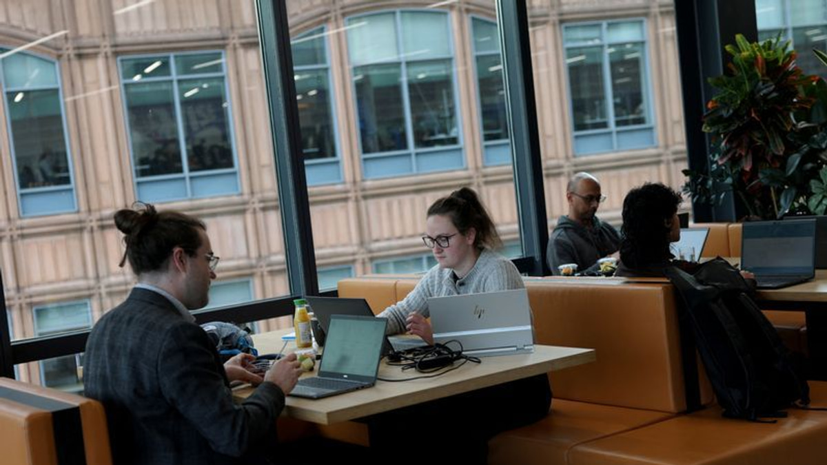 UK Economy Taps AI Boom With Sharp Growth in Tech Sector and Hardware Investment