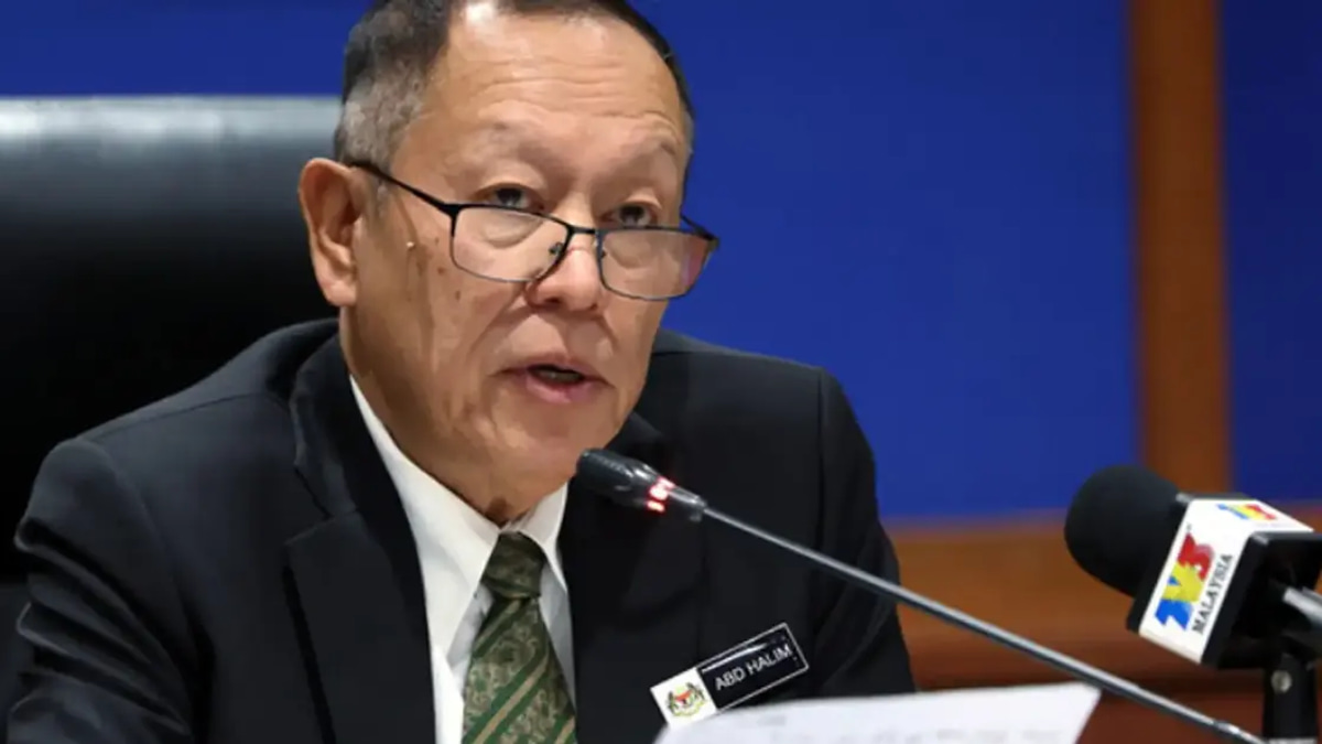 33 suspects including enforcement staff held in visa bribery probe
