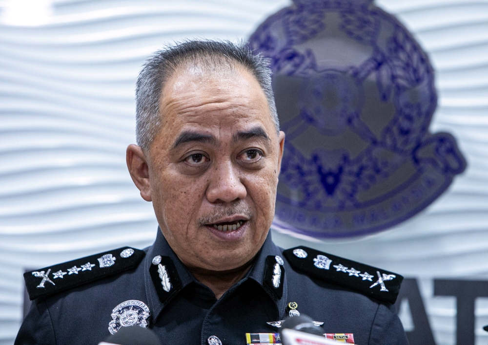 Three arrested in Ipoh after student defrauded of RM29,000 in police impersonation scam