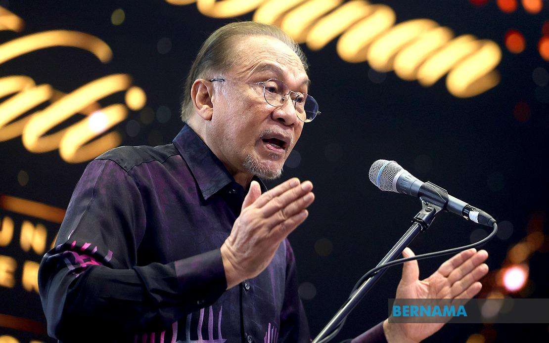 Anwar Urges Malaysians to Stand Against Divisive Racial Politics