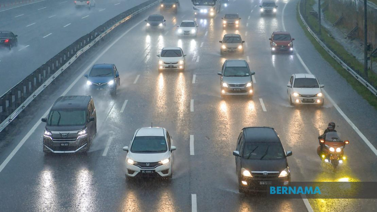 MetMalaysia Issues Thunderstorm Alert for Five States and Labuan Through Evening