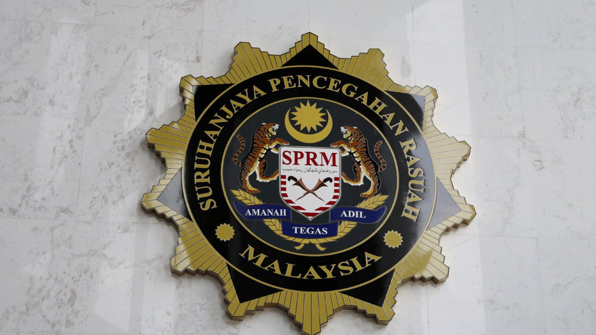 Prison Officer Arrested After Accepting RM3,000 in Bribes to Smuggle Contraband into Jail