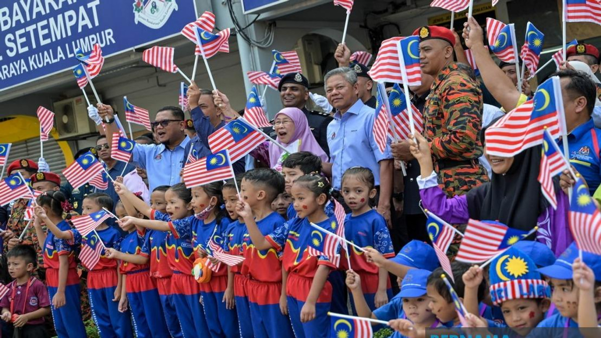 Independence Demands Shared Responsibility, Says PM's Wife Dr Wan Azizah