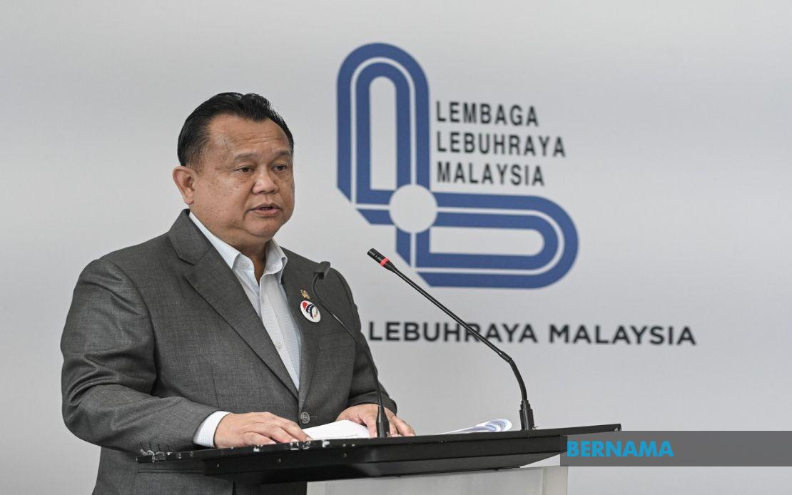 Government Invests RM25.2 Million in Solar LED Highway Lighting to Cut Accident Rates