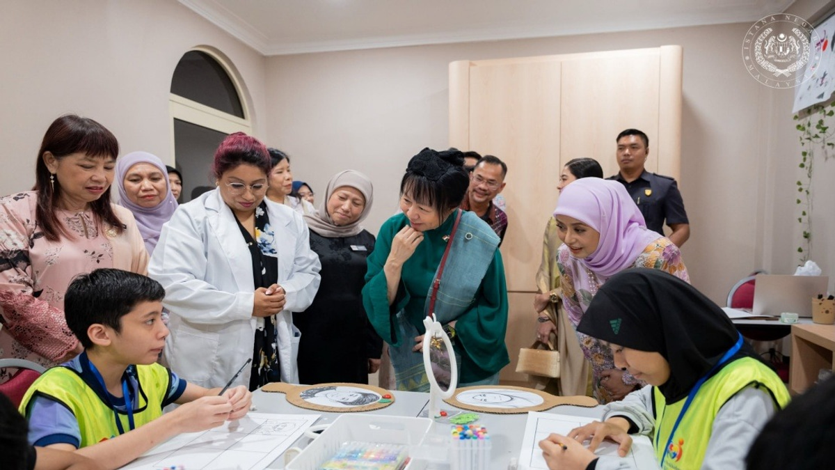 Malaysian Queen and Singapore First Lady Visit Autism Centre During State Visit