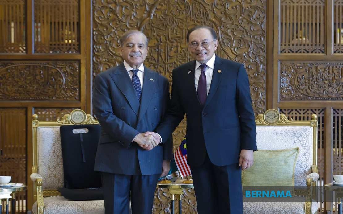 Pakistani PM Shehbaz Sharif Extends Wishes to Anwar Ibrahim for Medical Procedure Recovery