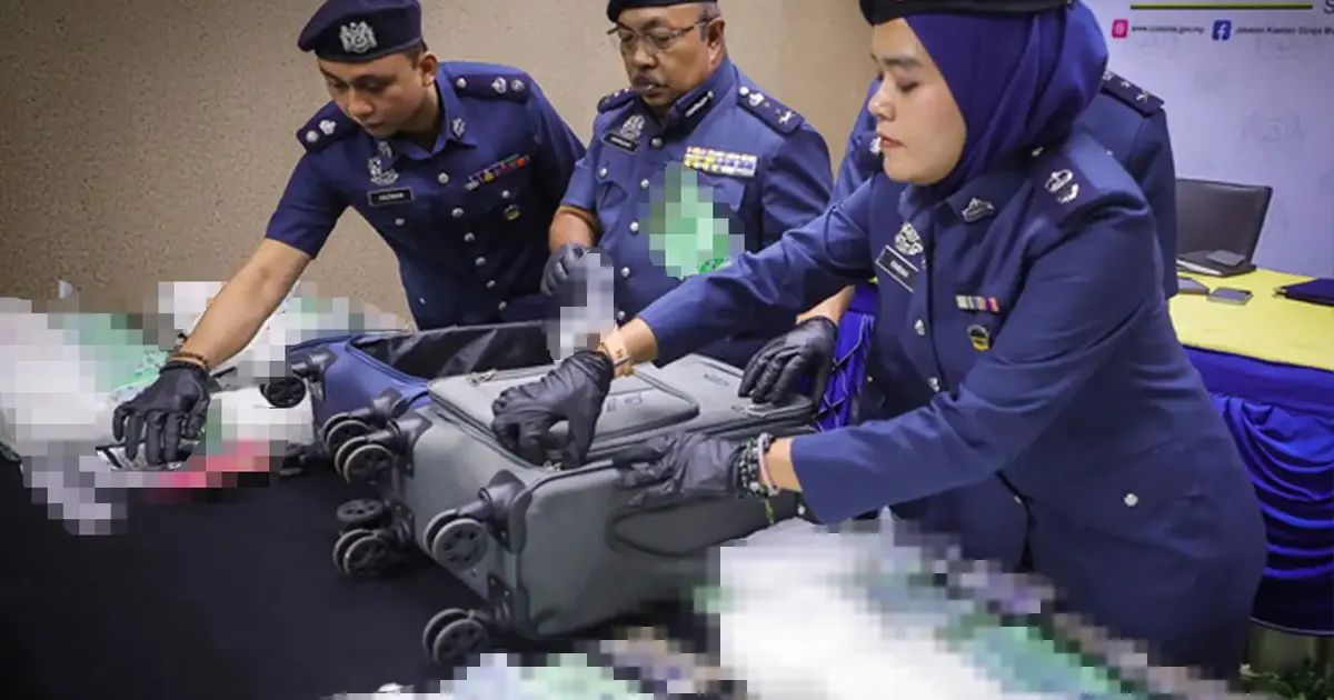 Two men arrested at Kuching airport attempting to smuggle RM1.32 million worth of drugs