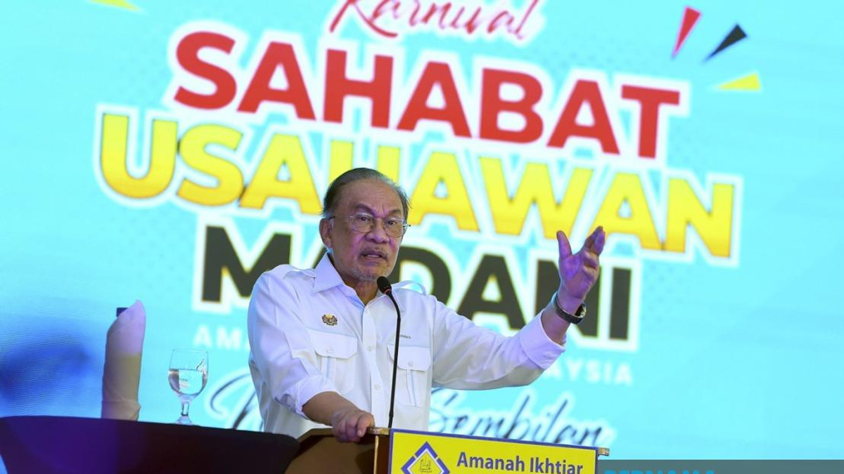 Anwar Pledges Enhanced Government Support for Microfinance Agency AIM in Next Budget