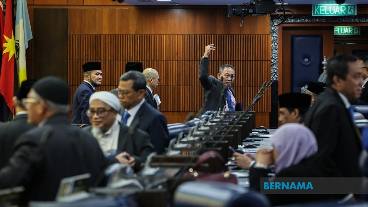 PM Anwar Urges Focus on Tabung Haji Reforms, Rejects Opposition 'Political Theatre'