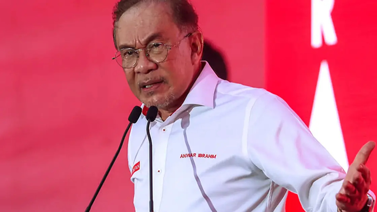 Anwar emphasises need for government to preserve close ties with Malay rulers