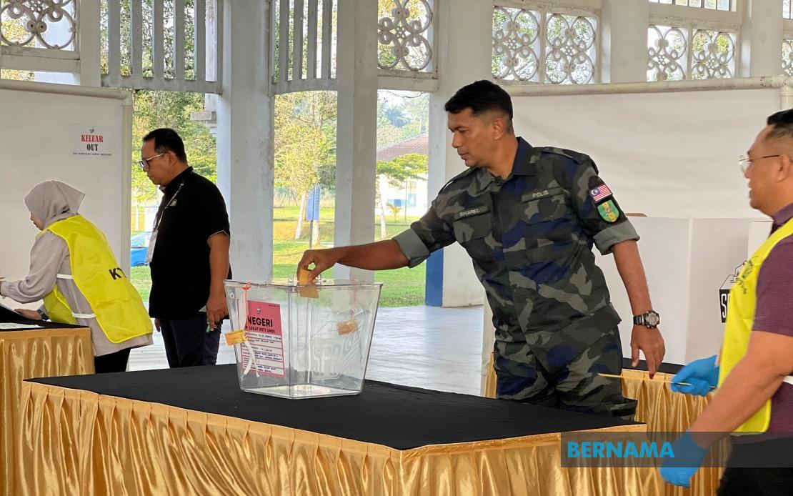 Nearly 25,000 Early Voters Cast Ballots in Johor State Election