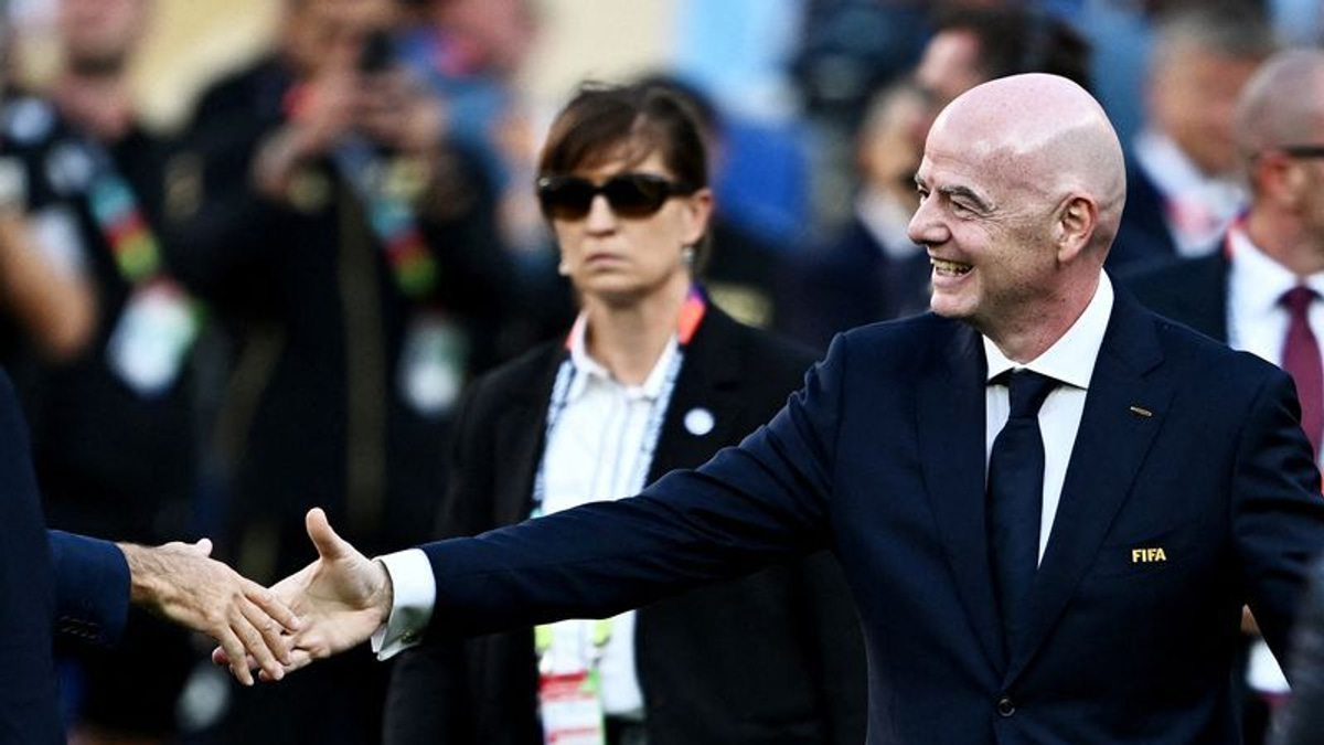 Mexico and Argentina Back Infantino as FIFA Leadership Crisis Deepens