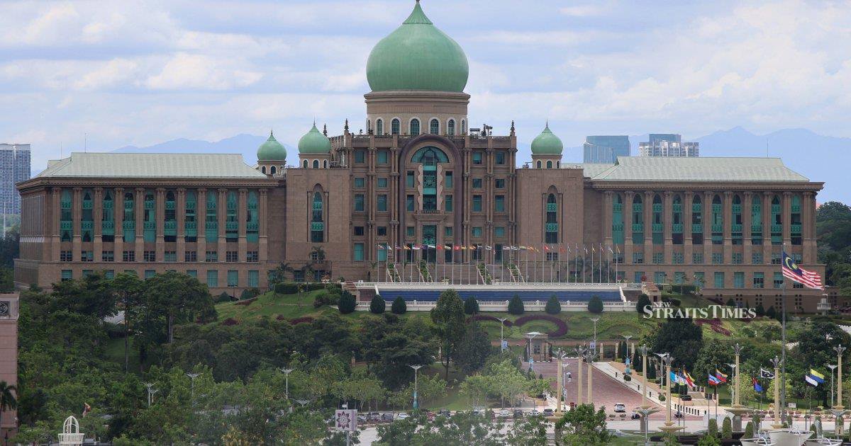 Malaysia Charts Delicate Diplomatic Course as Regional Tensions Rise