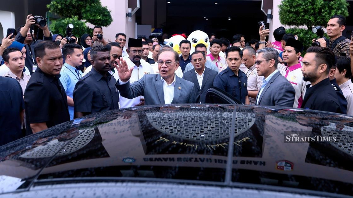 Government Cannot Afford Further Fuel Price Cuts Despite RM40 Billion Annual Subsidy Burden, Anwar Warns