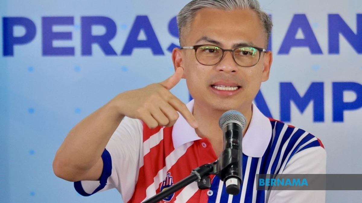 Fahmi Condemns Fake WhatsApp Impersonation of PH's Endau Candidate in Johor Election