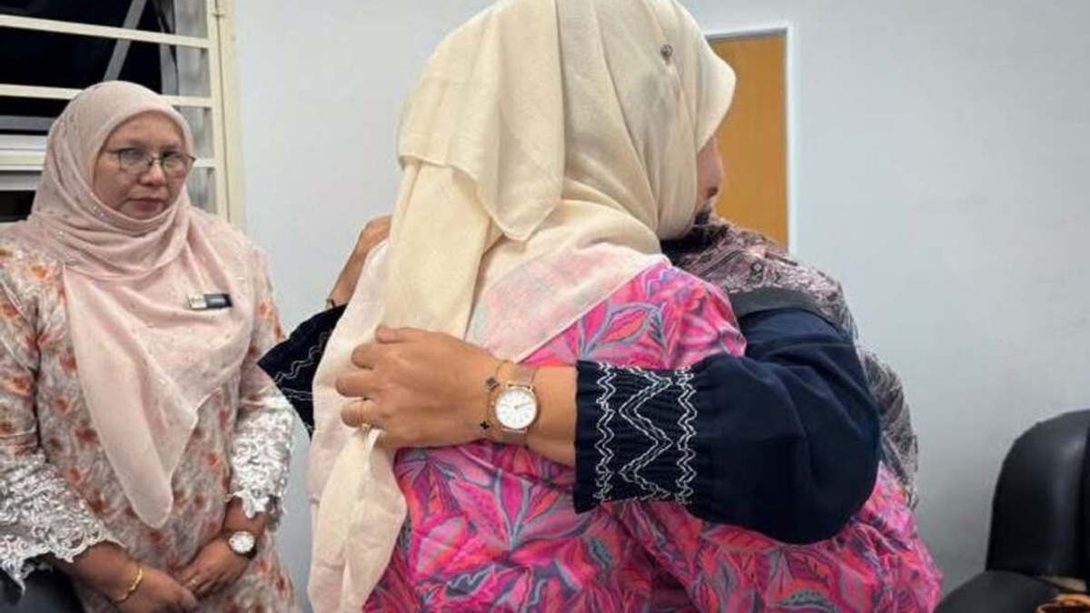 Education Minister Calls for Dignity and Privacy for Family of Student Who Died at School