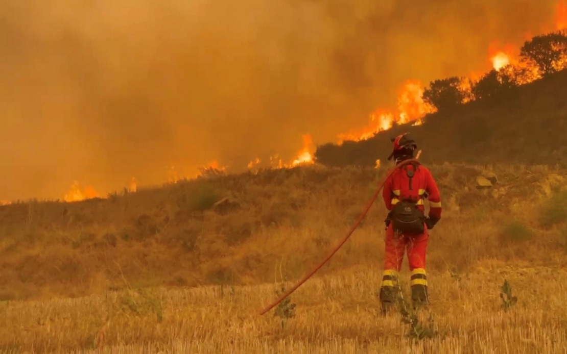 Spain Battles Largest Wildfire of Year as 12,000 Hectares Burn in Zaragoza