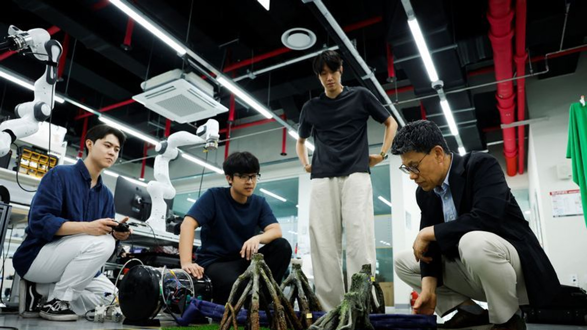 South Korea and US researchers develop robotic clothing that dresses wearers hands-free