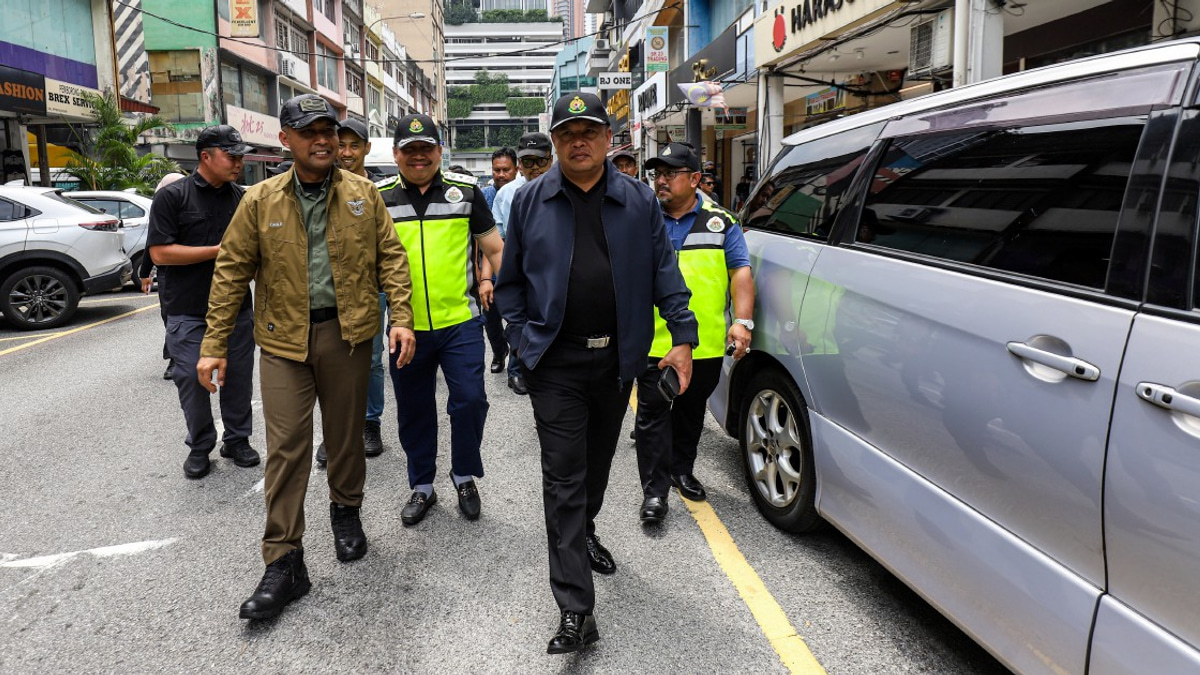 111 Undocumented Migrants Arrested in Immigration Crackdown at Kuala Lumpur Shopping Precinct