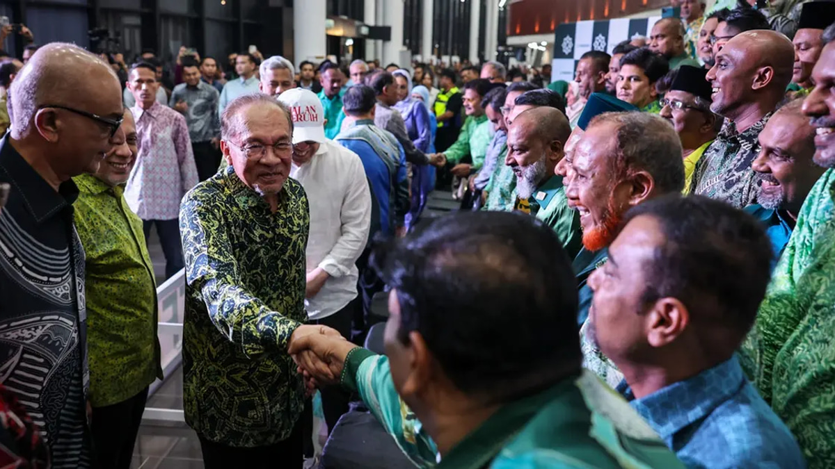 Government Sets One-Month Deadline to Address Foreign Worker Crisis in Malaysia's Food Service Sector