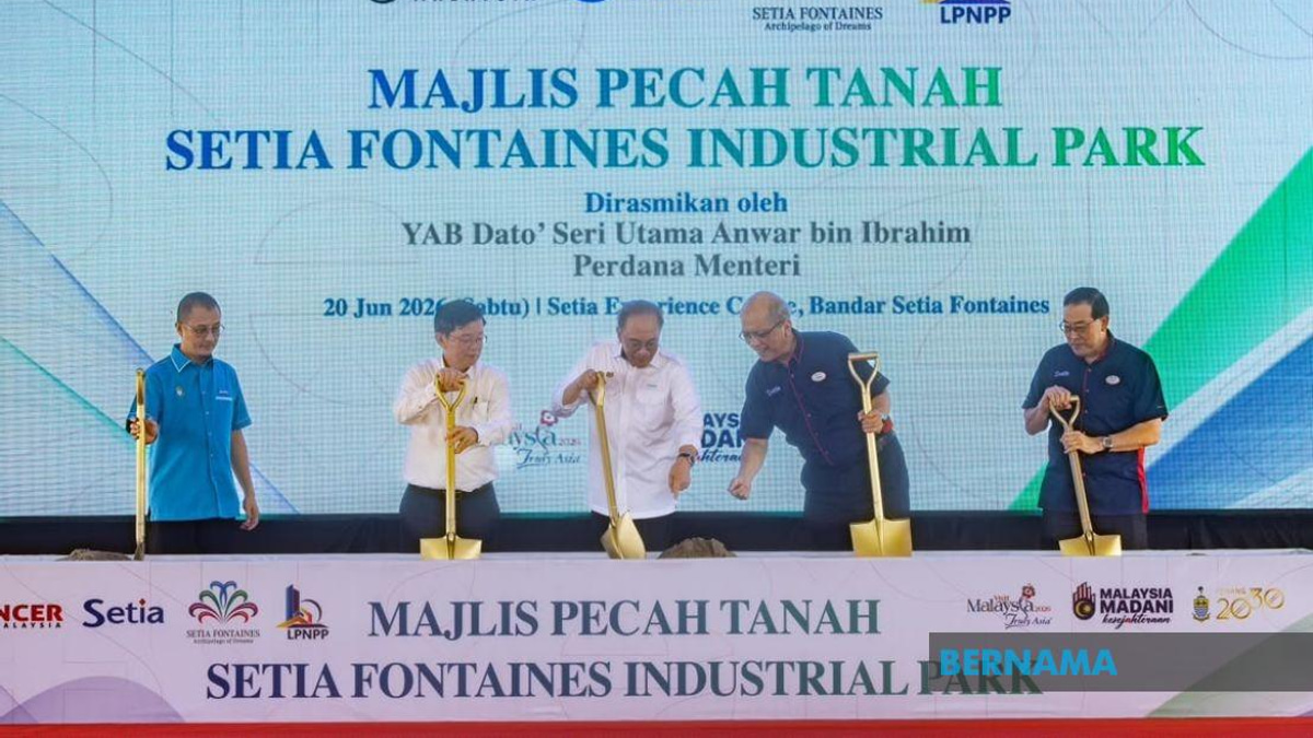 Development Projects Must Create Pathways for Middle and Lower-Income Malaysians, Anwar Emphasizes