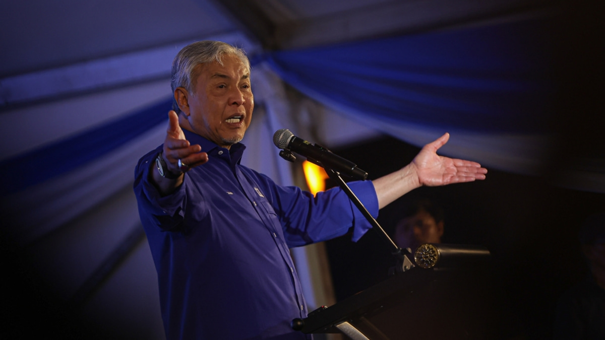 Zahid Dismisses Calls for Ministerial Resignations, Reaffirms PM's Authority Over Cabinet Changes