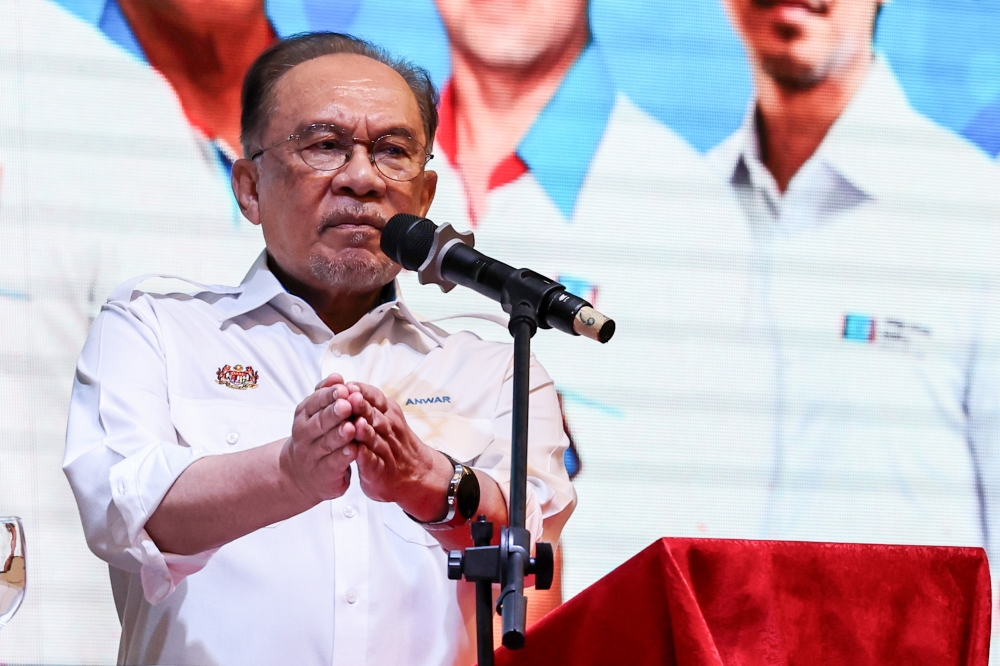 Anwar Questions Scale of Tabung Haji Losses as RCI Report Reveals RM12 Billion Deficit