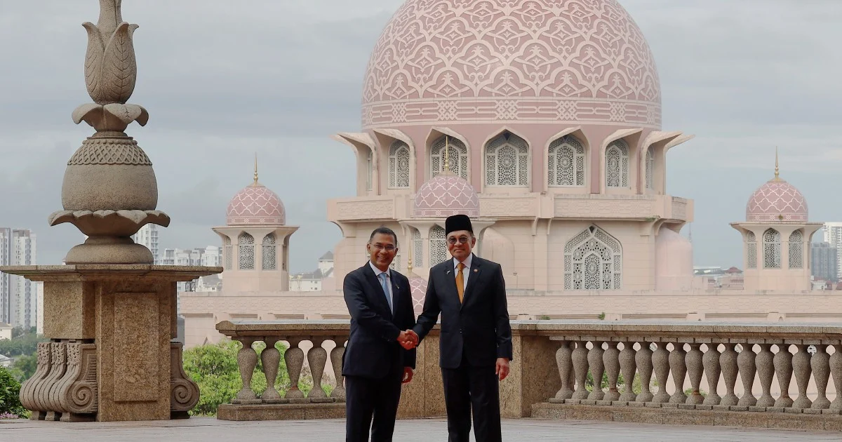 Anwar welcomes Bangladesh PM Tarique Rahman on state visit to Malaysia