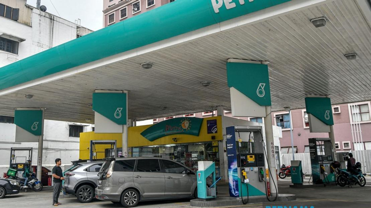 Fuel Prices Climb Sharply Amid Middle East Tensions and Supply Concerns