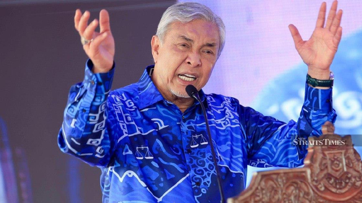 Zahid urges Johor voters to reflect on past electoral choices ahead of state polls