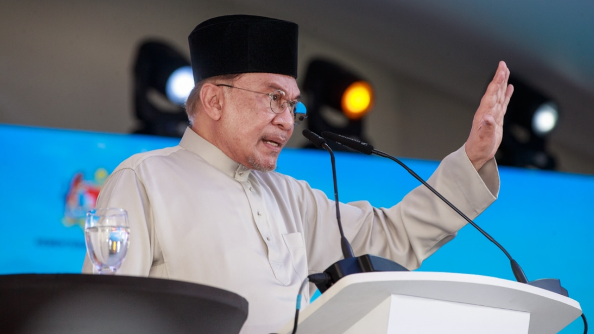 PM Anwar Says KWAP Misled in RM200 Million eFishery Deal Despite Proper Checks