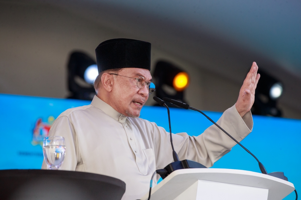 PM Anwar Says KWAP Misled in RM200 Million eFishery Deal Despite Proper Checks