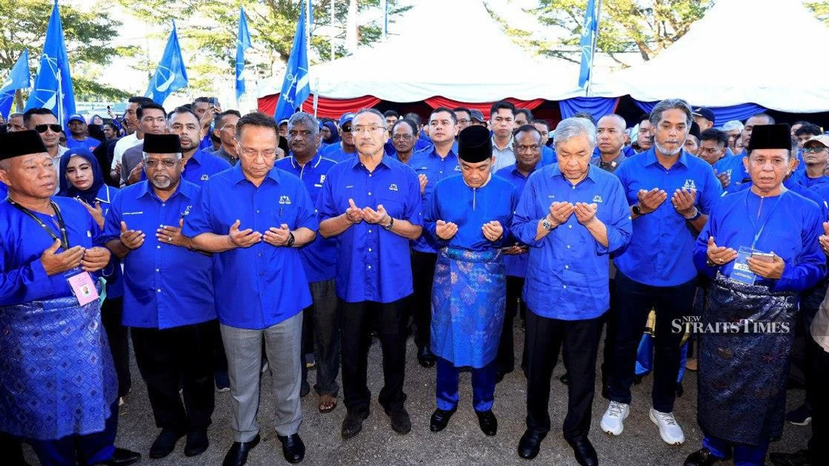 BN's Big Guns Rally Behind Onn Hafiz in Johor Push