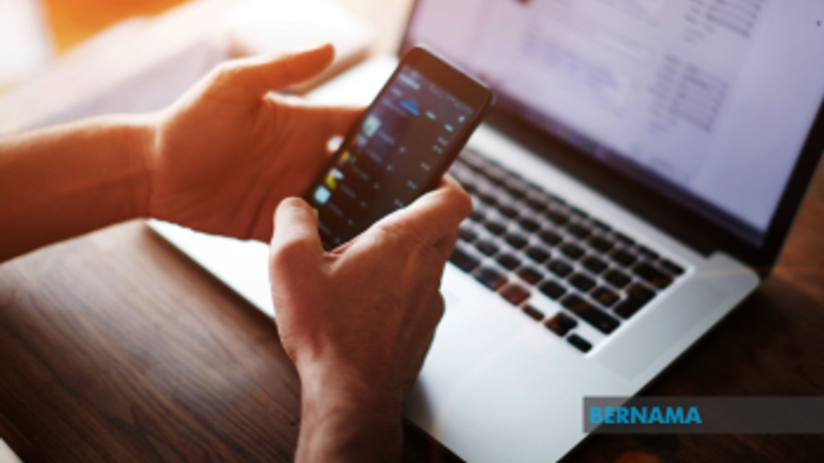 Malaysia's Digital Paradox: 98% Are Heavy Users But Security Fears Mount