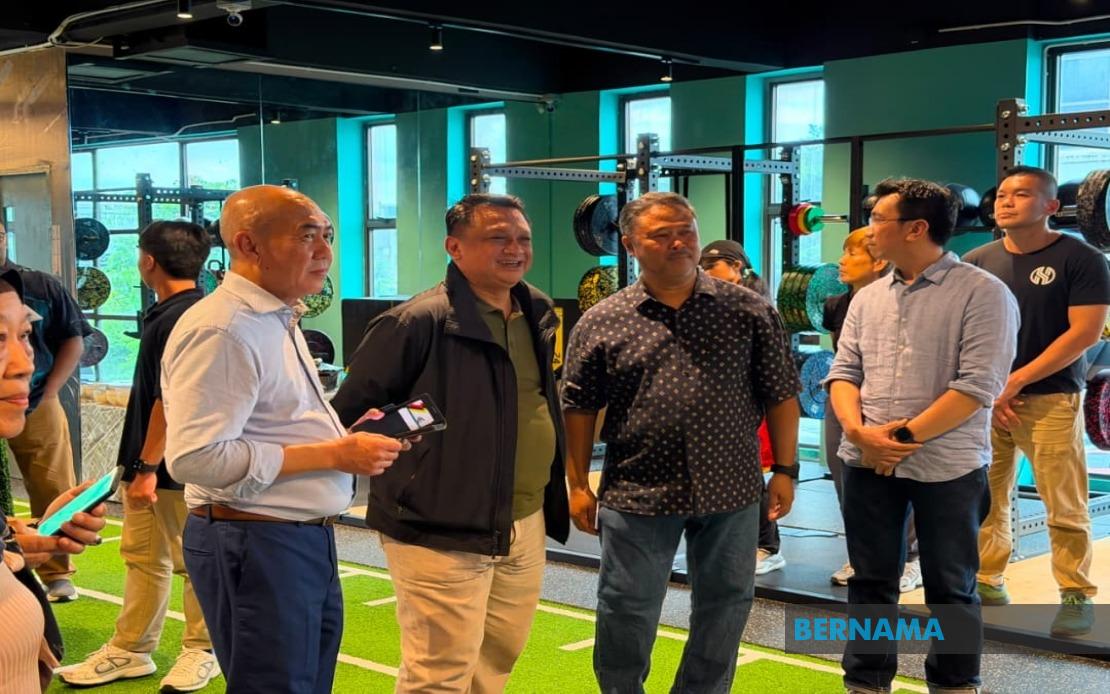 Strengthening Muscles Key to Preventing Falls in Senior Malaysians, Says Fitness Expert